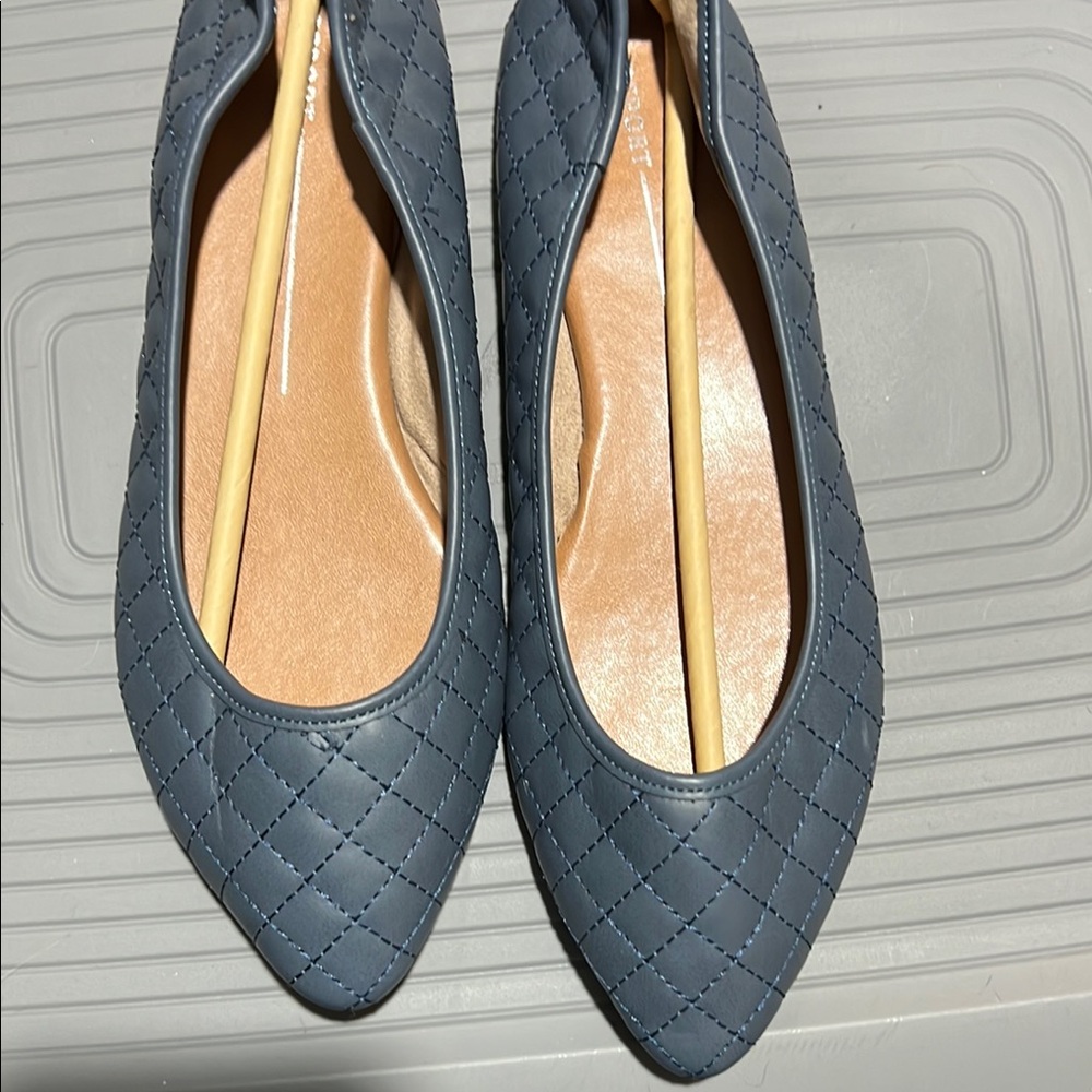 Elegant Blue Quilted Women's Flats
